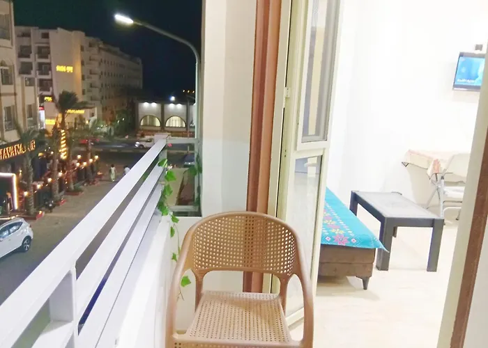 شارع عربيه ع البحر مول السلام أمام مستشفي السلام Apartment *
